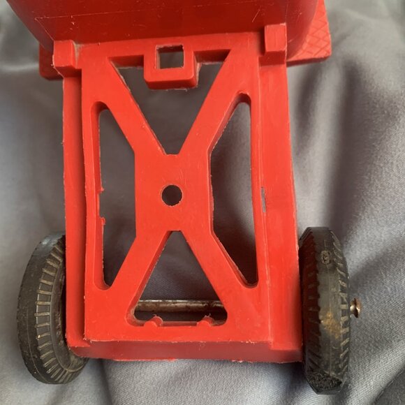 Vintage Reliable Toy Co Red Plastic Pickup Truck Model 567/2 Canada INCOMPLETE - Picture 13 of 16